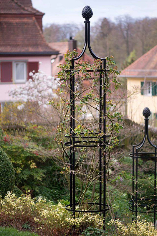 Freistehende Rankobelisk aus Metall Gartenobelisk für Clematis