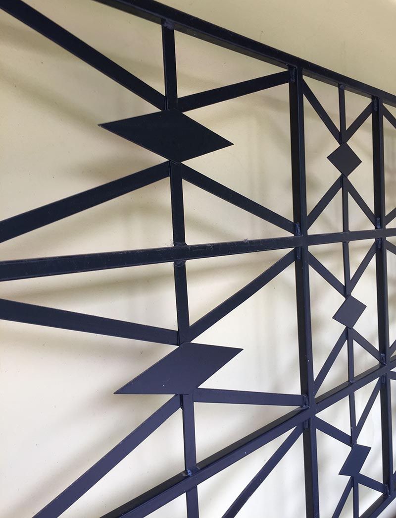 Detail kubistisches Kunstschmiede Gitter