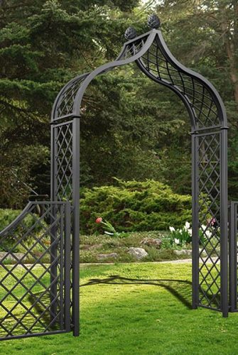 Viktorianischer Metall Rosenbogen mit Gartenzaun