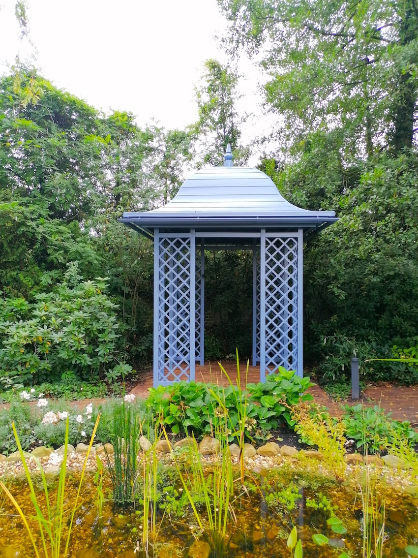 Blauer Metallpavillon von Classic Garden Elements