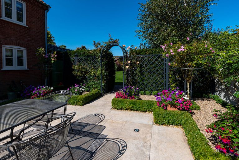 Wie entsteht ein Patio Garten und was brauche ich dafür?