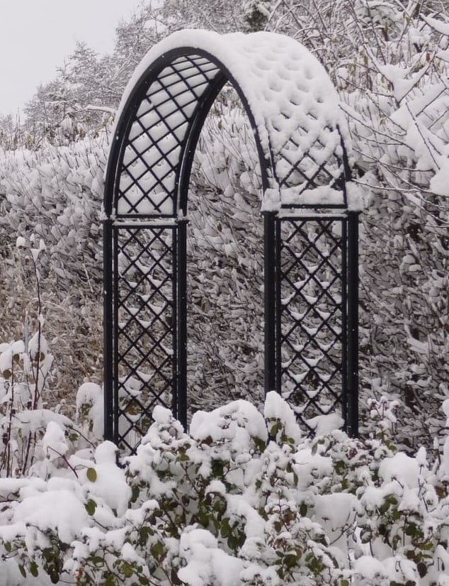 Winterbild Rosenbogen Portofino von Classic Garden Elements