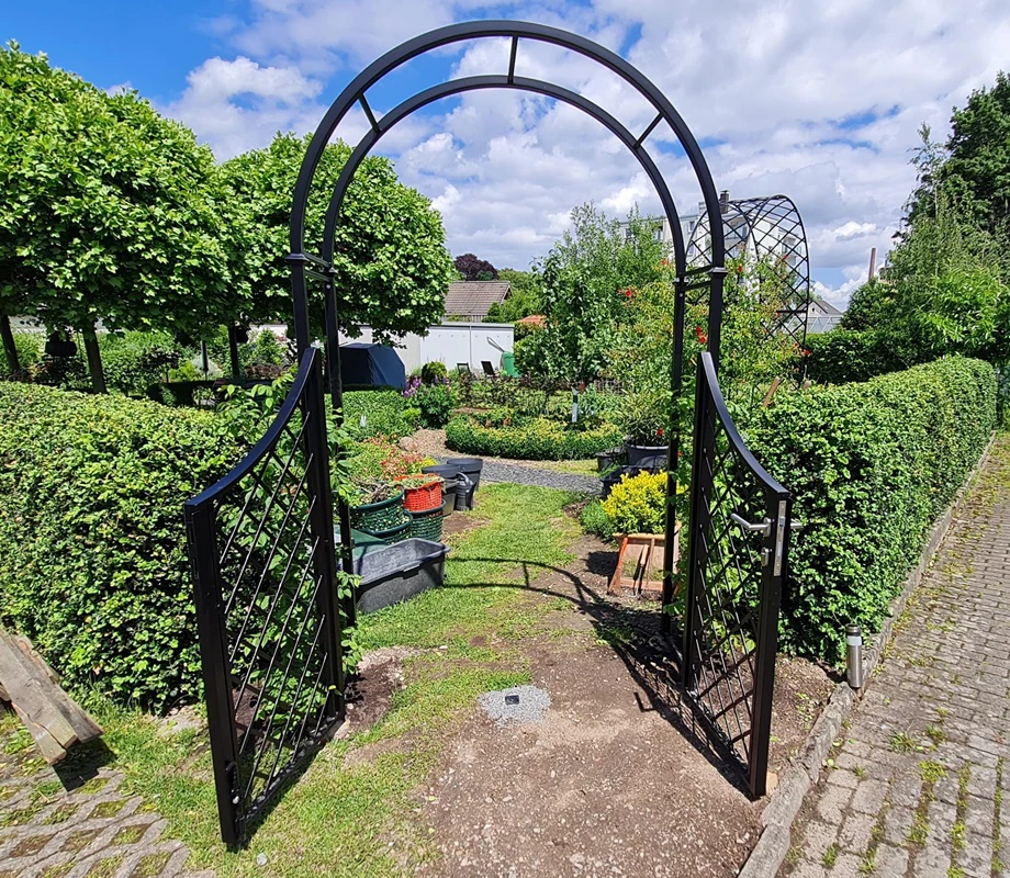 Arco Da Giardino Aufun 3 In 1 Con Cancello, Fioriere E Traliccio, In Acciaio Verniciato, Nero, 220 Cm