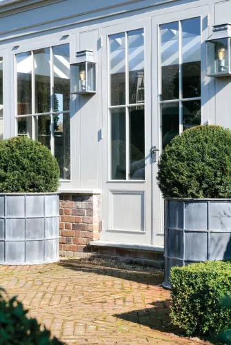 Großer Runder Sienna Pflanzkübel