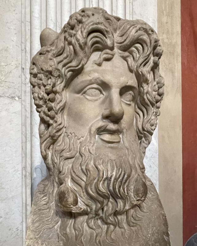 Tundmatu merejumala büst – eestvaade delfiinide või viljakuse sümbolitega © Classic-Garden-Elements