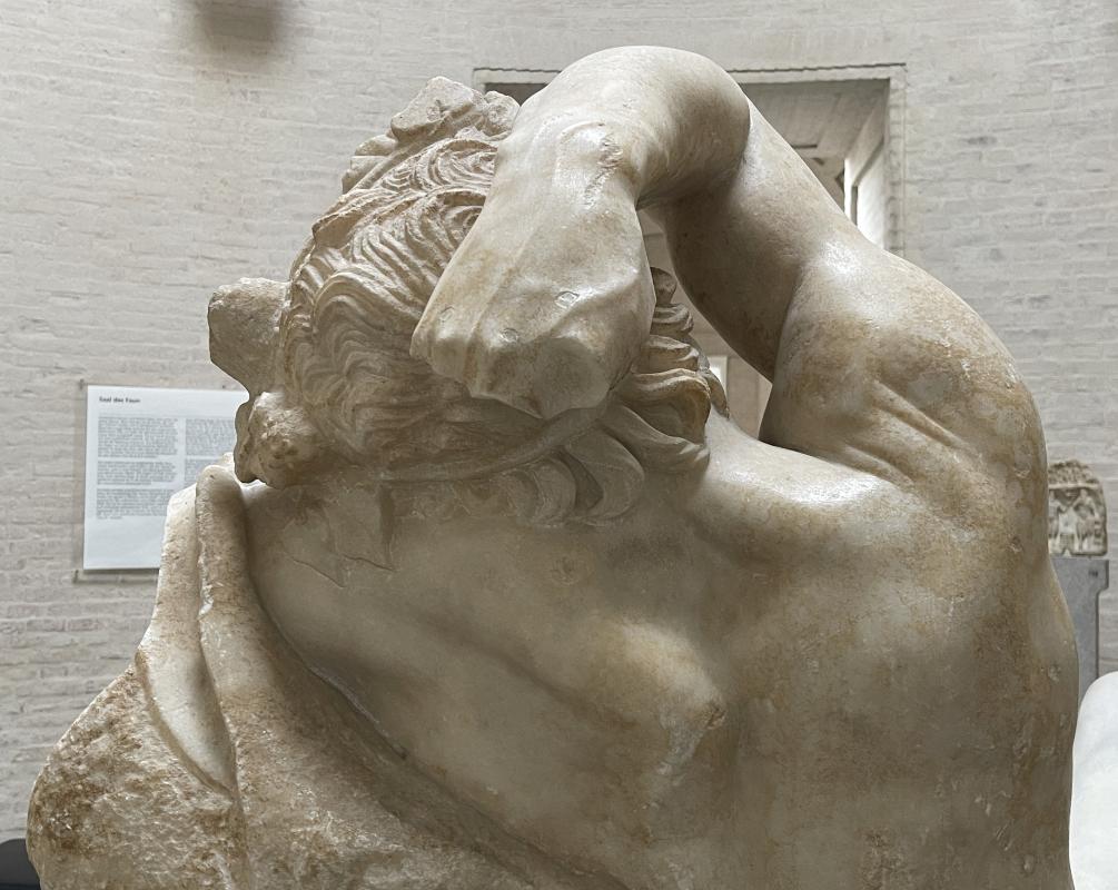 Barberini faun – juuste lokkide detailvaade © Classic Garden Elements Barberini faun – juuste lokkide detailvaade © Classic Garden Elements