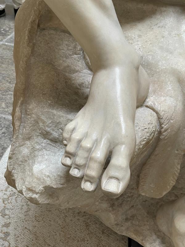 Barberini faun – säilinud jalalaba lähivõte © Classic Garden Elements Barberini faun – säilinud jalalaba lähivõte © Classic Garden Elements