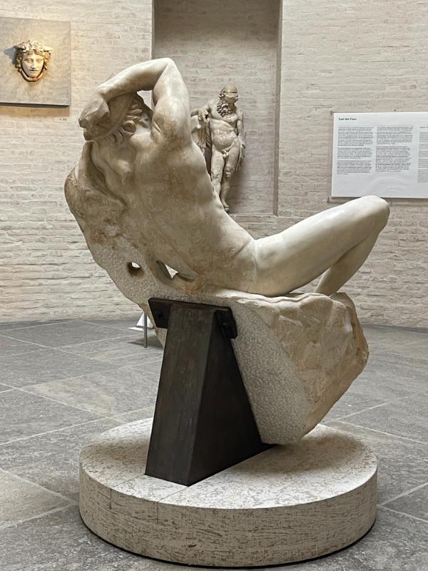 Barberini faun – skulptuuri külgvaated © Classic Garden Elements (3) Barberini faun – skulptuuri külgvaated © Classic Garden Elements (3)