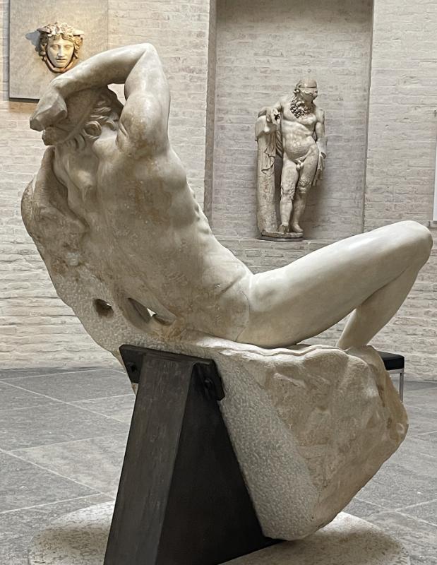 Barberini faun – skulptuuri külgvaated © Classic Garden Elements (4) Barberini faun – skulptuuri külgvaated © Classic Garden Elements (4)