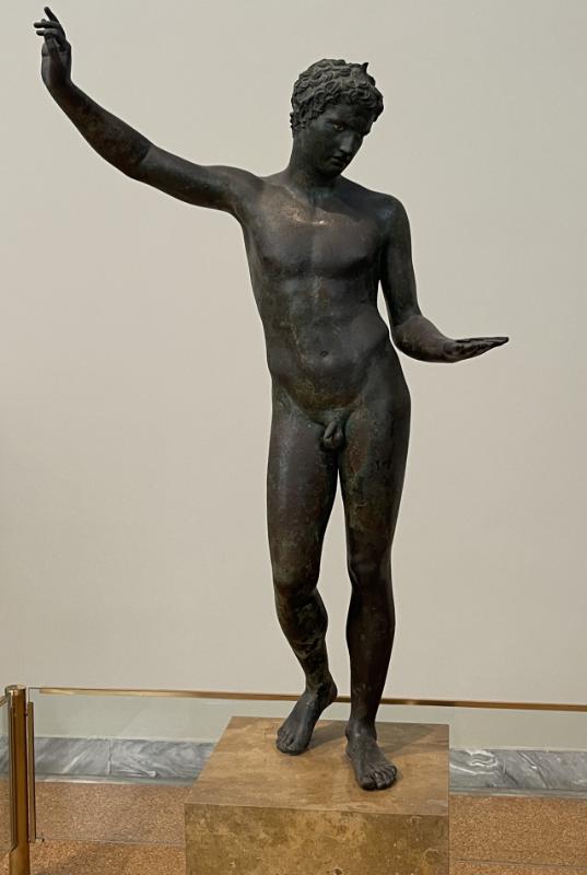 Jüngling von Marathon – Antike Statue im Archäologischen Nationalmuseum Athen Jüngling von Marathon – Antike Statue im Archäologischen Nationalmuseum Athen