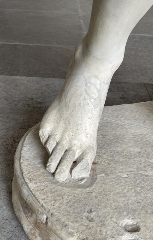 Müncheni kuningas – lähivõttes jalavaba jalg © Classic Garden Elements (1) Müncheni kuningas – lähivõttes jalavaba jalg © Classic Garden Elements (1)