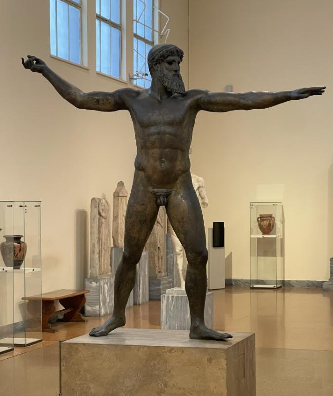 Poseidon Artemisioni neemelt – iidne suur pronkskuju Ateena arheoloogiamuuseumist Poseidon Artemisioni neemelt – iidne suur pronkskuju Ateena arheoloogiamuuseumist