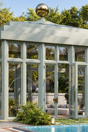 Pall Beach Poolhaus klassisch mit goldener Kugel von Classic Garden Elements Pall Beach Poolhaus klassisch mit goldener Kugel von Classic Garden Elements