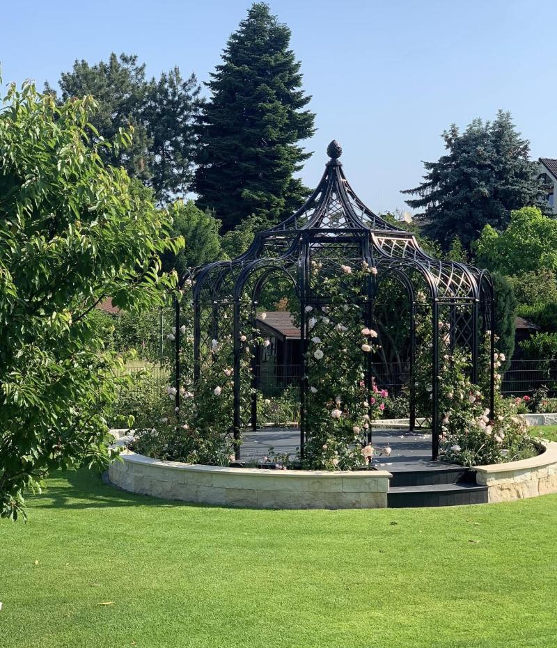 Schönbrunner Metall Pavillon gehört zu den exklusivten Produkten von Classic Garden Elements Schönbrunner Metall Pavillon gehört zu den exklusivten Produkten von Classic Garden Elements