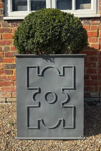 French Grandeur Klein – Kompakter Charme mit klassischem Ausdruck von A Place in the Garden