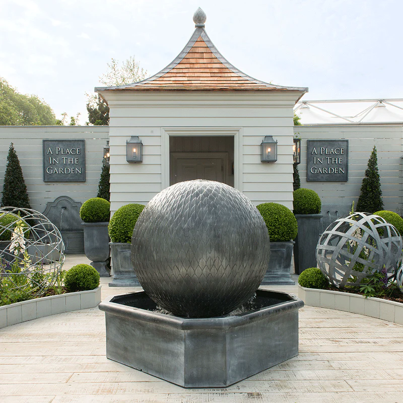Achteckiger-Piscina-Mirabilis-Brunnen-Bild-1